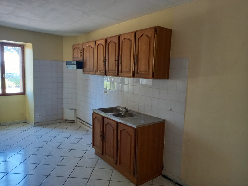 French property for sale in Uzerche, Corrèze - €104,500 - photo 1