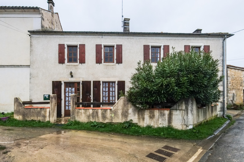 Maison à vendre à Landrais, Charente-Maritime - 172 000 € - photo 1
