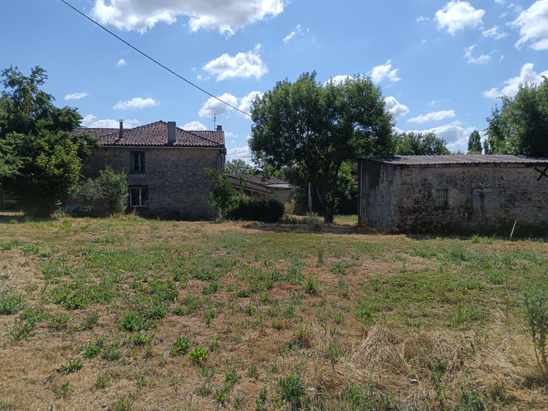 French property for sale in Pleuville, Charente - €99,000 - photo 12
