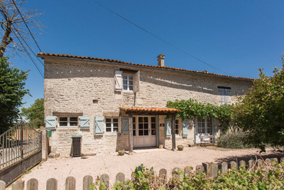 French property for sale in Villefagnan, Charente - €199,950 - photo 2