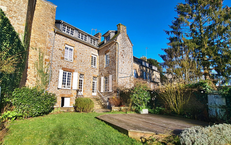 Maison à vendre à Gorron, Mayenne - 248.900 € - photo 1