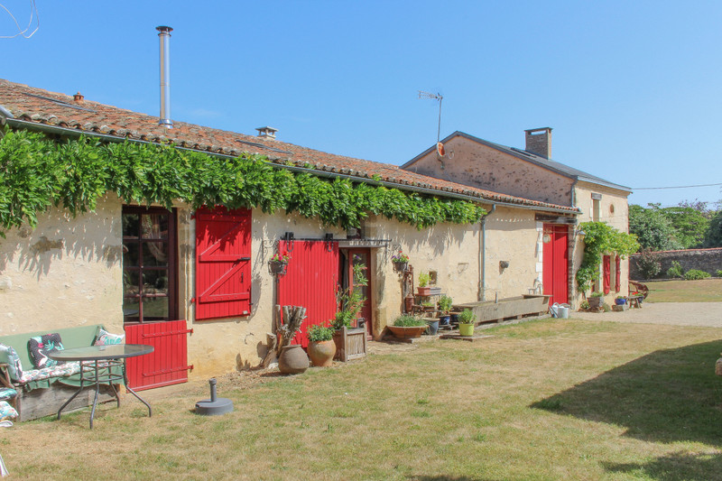 French property for sale in Saint-Loup-Lamairé, Deux-Sèvres - €349,500 - photo 9