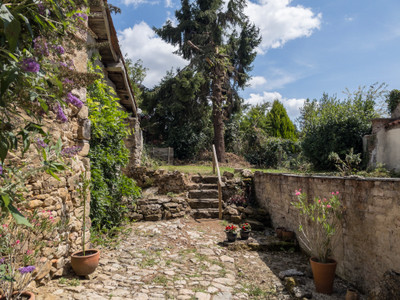 French property for sale in Les Salles-Lavauguyon, Haute-Vienne - €125,000 - photo 1