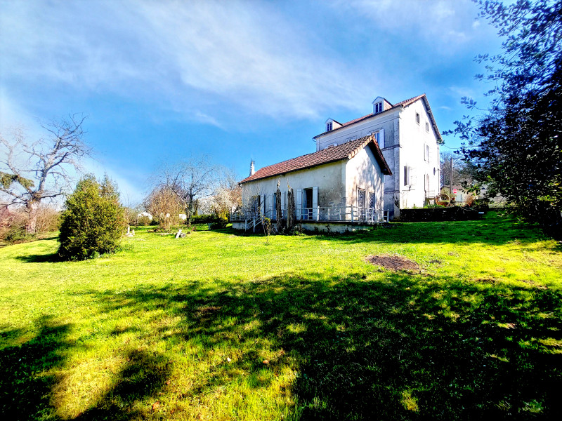 French property for sale in Bussière-Badil, Dordogne - €240,750 - photo 1