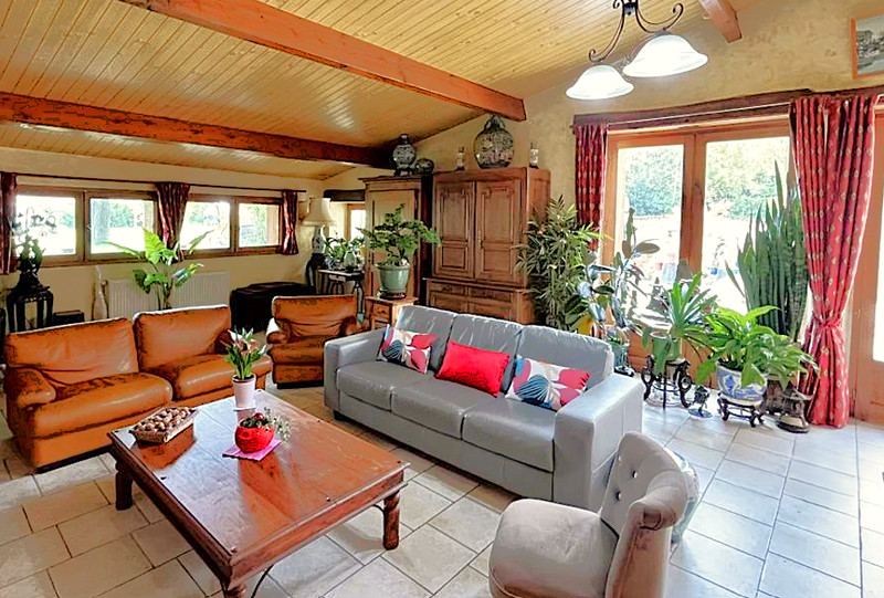 French property for sale in Saint-Séverin, Charente - €267,750 - photo 2
