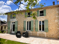 Maison à vendre à Chantillac, Charente - 286.000 € - photo 1
