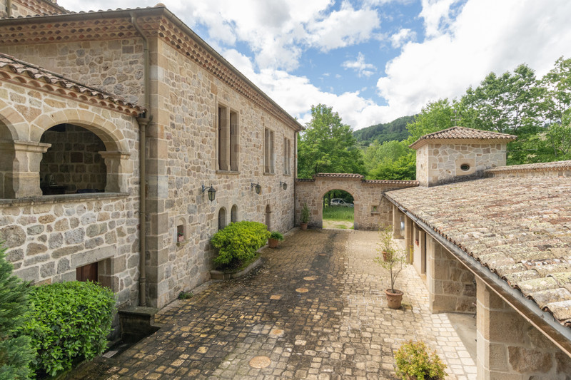 Propriété à vendre à Saint-Michel-de-Boulogne, Ardèche - 1 735 000 €