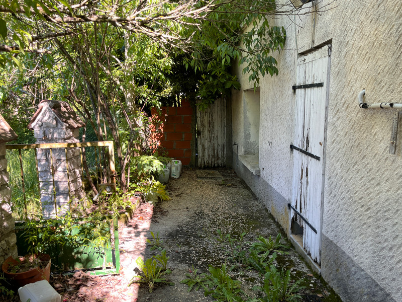 French property for sale in Ribérac, Dordogne - €50,000 - photo 2