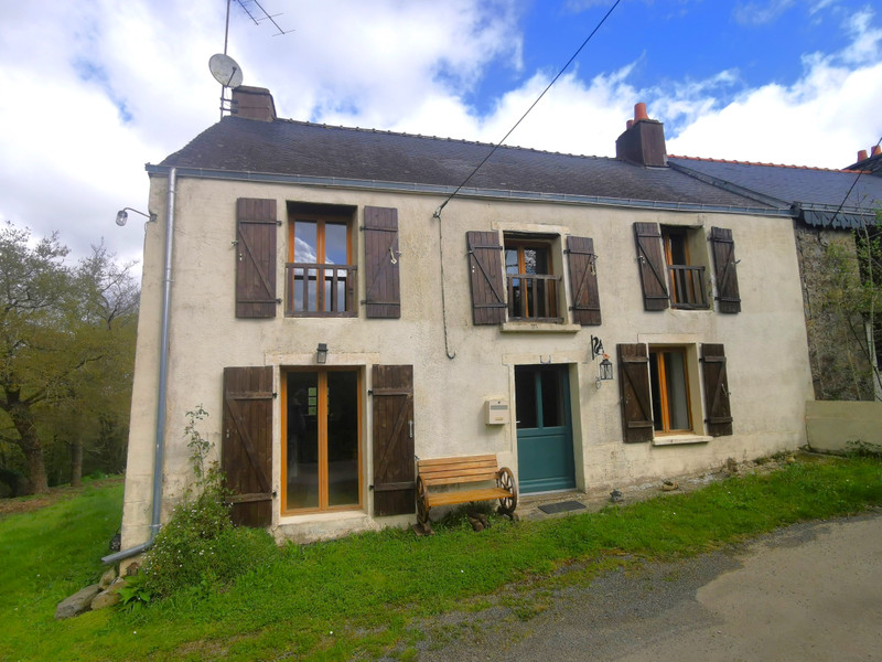 French property for sale in Peillac, Morbihan - €162,000 - photo 2