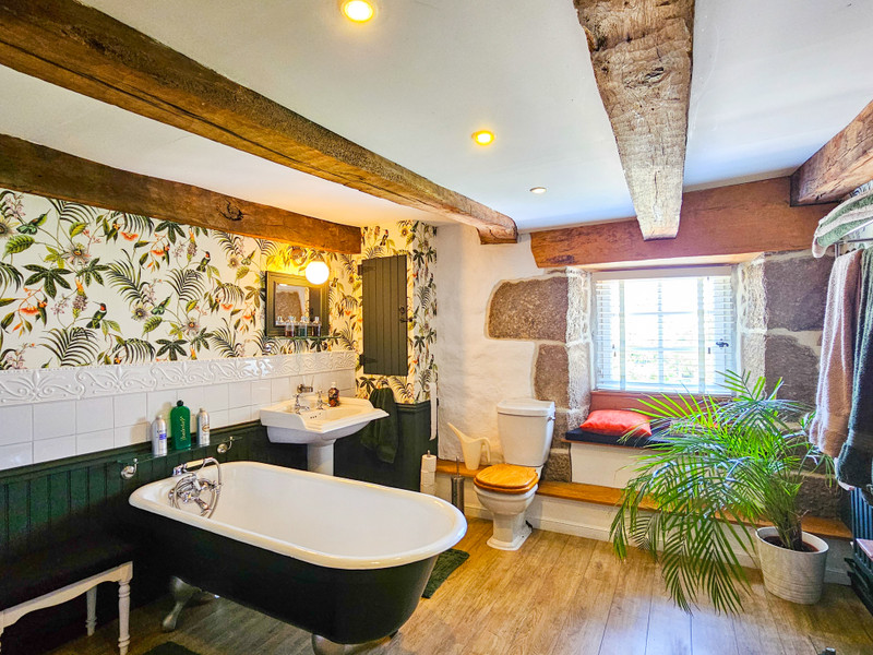 French property for sale in Saint-Servais, Côtes-d'Armor - €378,420 - photo 8