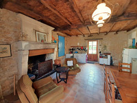 Maison à vendre à Champagne-et-Fontaine, Dordogne - 119.900 € - photo 3