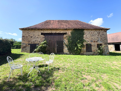 French property for sale in Saint-Priest-Ligoure, Haute-Vienne - €358,000 - photo 9