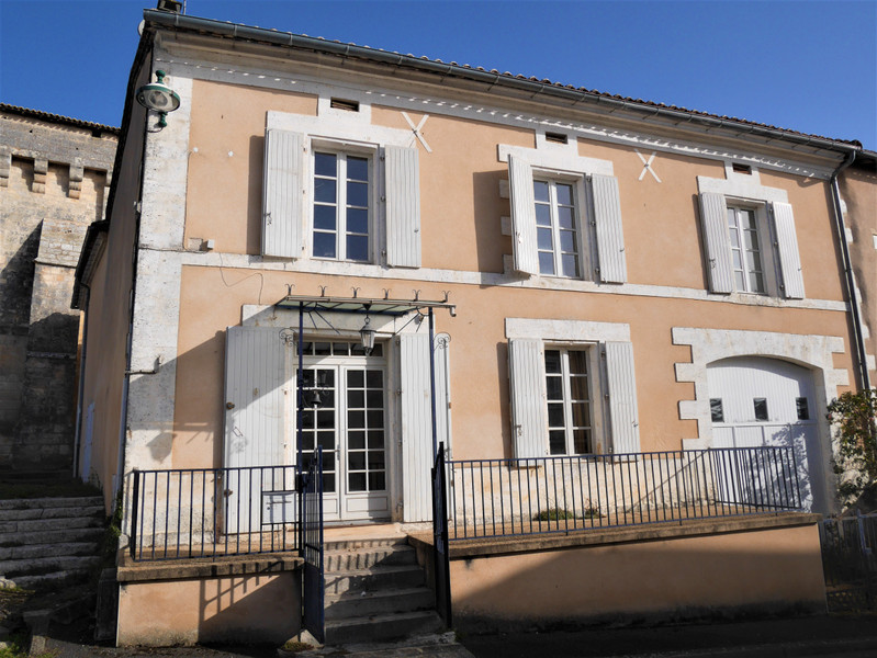 Maison à vendre à Charras, Charente - 113 000 € - photo 1