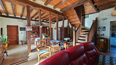 French property for sale in Vaux, Allier - €275,600 - photo 2