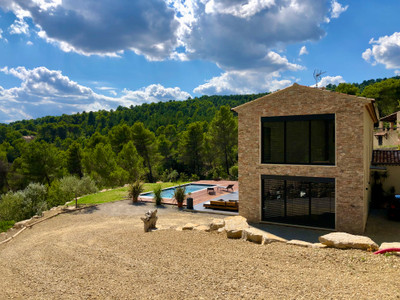 Luberon: Luxury house with lounge, open kitchen, 3 bedrooms, 3 shower rooms,  swimming pool, stunning view