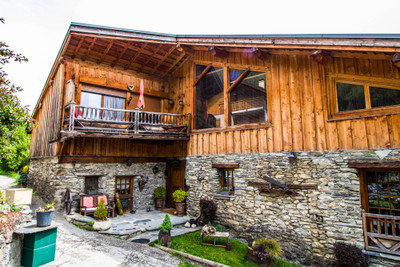 Chalet à vendre à Bourg-Saint-Maurice, Savoie, Rhône-Alpes, avec Leggett Immobilier