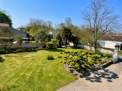 French property for sale in Cognac, Charente - €379,480 - photo 2
