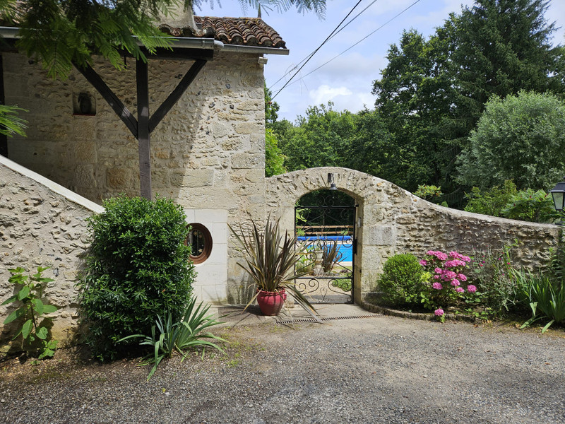 French property for sale in Marsac-sur-l'Isle, Dordogne - €424,000 - photo 2