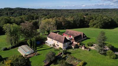 Black Périgord - Typical Périgord real estate complex in a dominant position, no nuisance