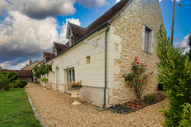 French property for sale in Amboise, Indre-et-Loire - €348,740 - photo 8
