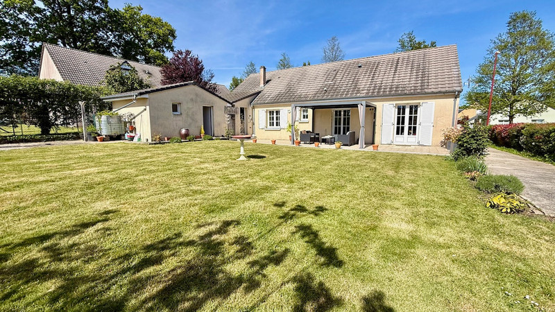 French property for sale in Villaines-la-Juhel, Mayenne - €192,240 - photo 8