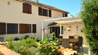 French property for sale in Cherval, Dordogne - €299,999 - photo 1