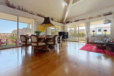 French property for sale in Nice, Alpes-Maritimes - €1,500,000 - photo 2