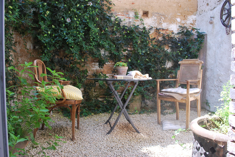 French property for sale in Montmorillon, Vienne - €194,400 - photo 2