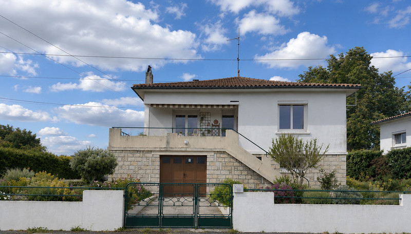 French property for sale in Pineuilh, Gironde - €242,000 - photo 9
