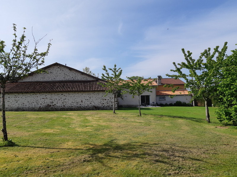 French property for sale in Rouzède, Charente - €396,000 - photo 10