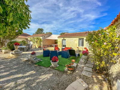 French property for sale in Courcerac, Charente-Maritime - €299,250 - photo 8