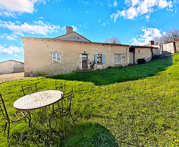 French property for sale in Aubeterre-sur-Dronne, Charente - €205,000 - photo 9
