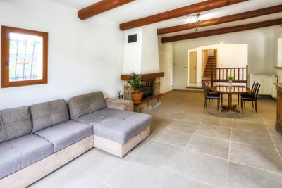 French property for sale in Apt, Vaucluse - €395,000 - photo 3