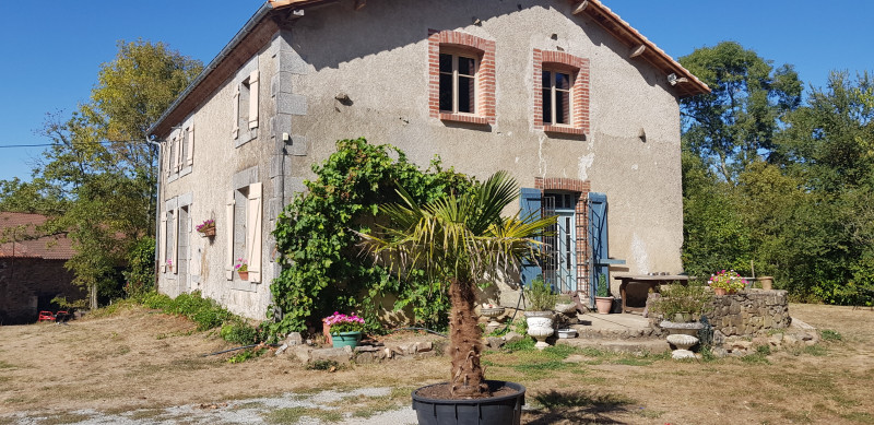French property for sale in Saint-Bonnet-de-Bellac, Haute-Vienne - &#8364;397,500 - photo 2