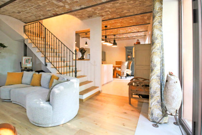 French property for sale in Apt, Vaucluse - €345,000 - photo 2