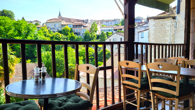 French property for sale in Aubeterre-sur-Dronne, Charente - €423,000 - photo 3
