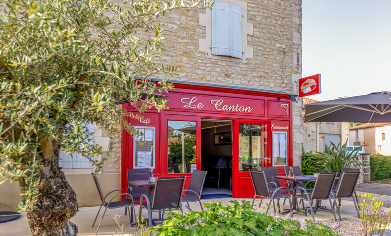 Propriété à vendre à Longré, Charente - photoAltPrice