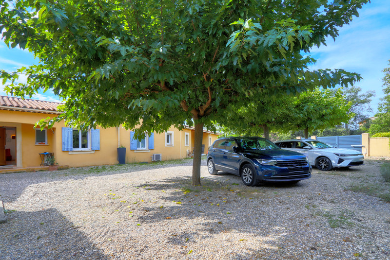 French property for sale in Saint-Saturnin-lès-Apt, Vaucluse - €766,000 - photo 9