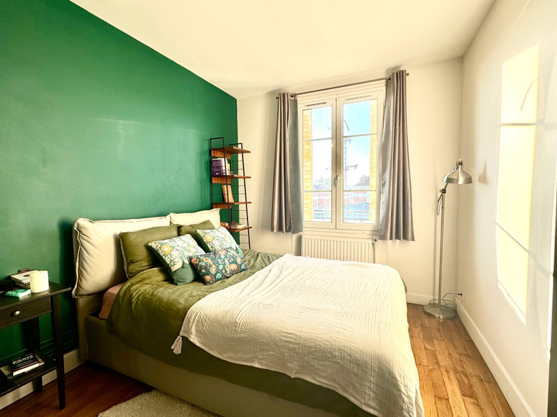 French property for sale in Ivry-sur-Seine, Val-de-Marne - €214,000 - photo 5
