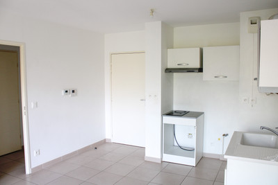 French property for sale in Hyères, Var - €159,000 - photo 10