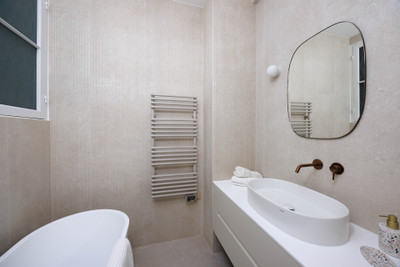 French property for sale in Nice, Alpes-Maritimes - €1,290,000 - photo 7