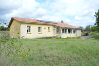 Maison à vendre à Laperche, Lot-et-Garonne - 211.900 € - photo 1