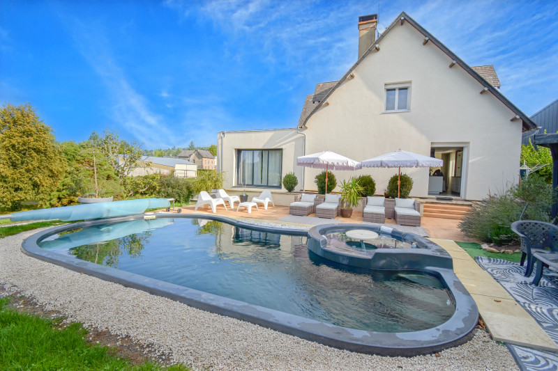 Propriété à vendre à Neuvic, Corrèze - 315 000 €