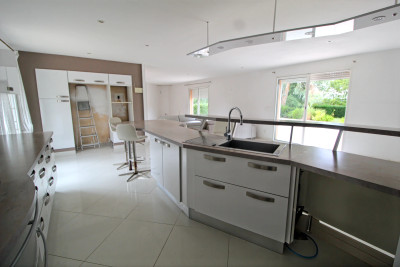 French property for sale in Chabanais, Charente - €290,000 - photo 5