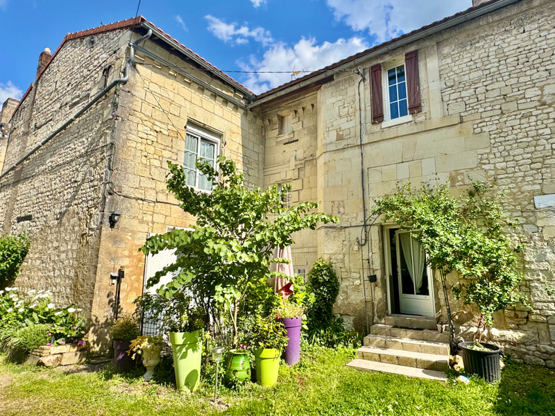 Maison à vendre à Loudun, Vienne - 362.000 € - photo 1