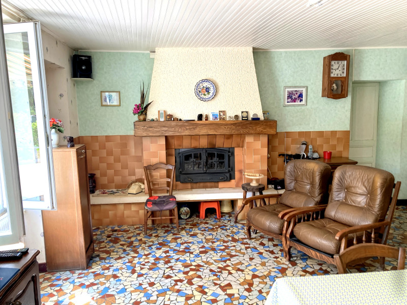 French property for sale in Saint-Martin-l'Ars, Vienne - €150,000 - photo 2