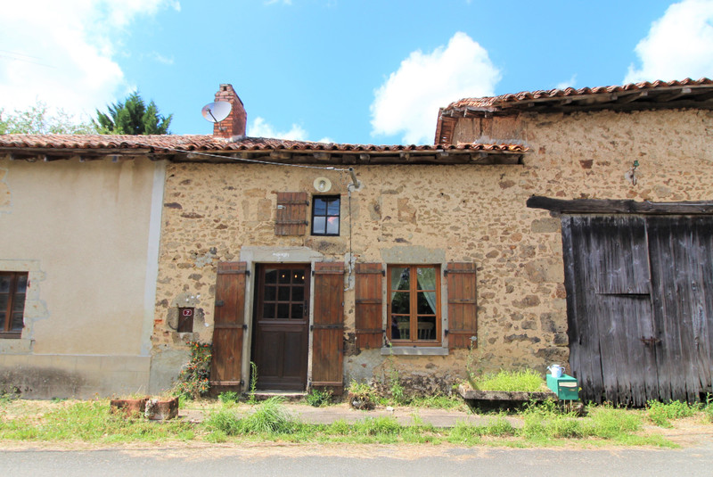 Maison à vendre à Pressignac, Charente - 119 900 € - photo 1