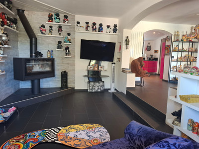French property for sale in La Verdière, Var - €630,000 - photo 9