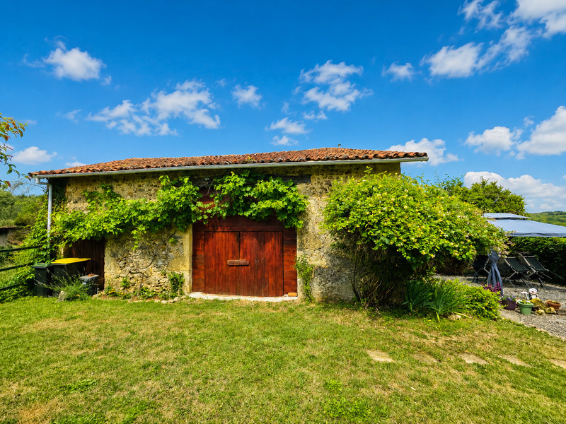 French property for sale in Suaux, Charente - €139,995 - photo 9