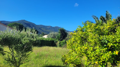 French property for sale in Laroque-des-Albères, Pyrénées-Orientales - €422,000 - photo 1